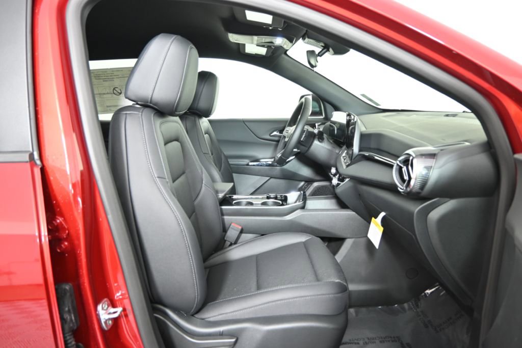 New 2026 Chevrolet Equinox LT w/ Convenience Package II image 13