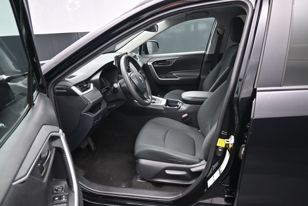 Certified 2020 Toyota RAV4 LE w/ Carpet Mat Package AWD/4WD image 9