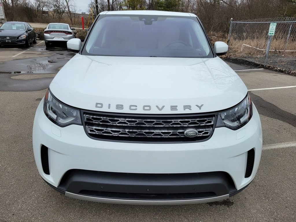 Used 2017 Land Rover Discovery HSE AWD/4WD image 2
