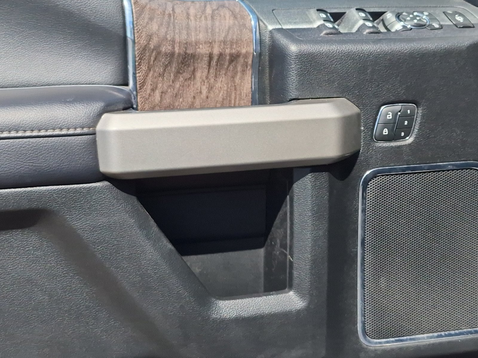 Used 2019 Ford F250 Lariat w/ Lariat Value Package AWD/4WD image 10