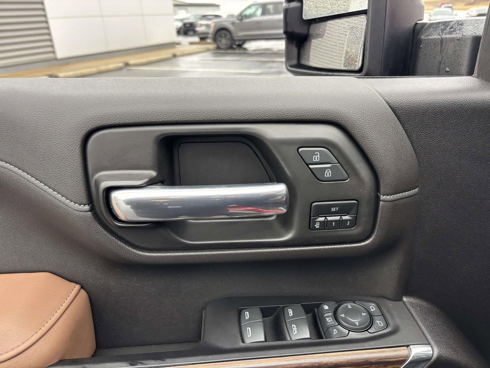 Used 2022 Chevrolet Silverado 3500 High Country w/ Z71 Off-Road Package image 14