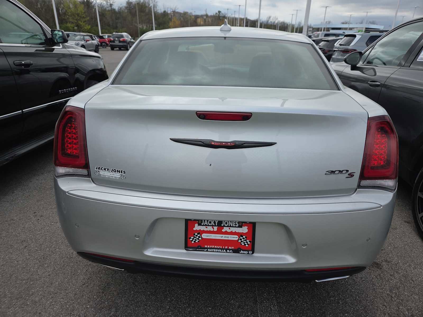 Used 2023 Chrysler 300 S w/ Comfort Group image 6