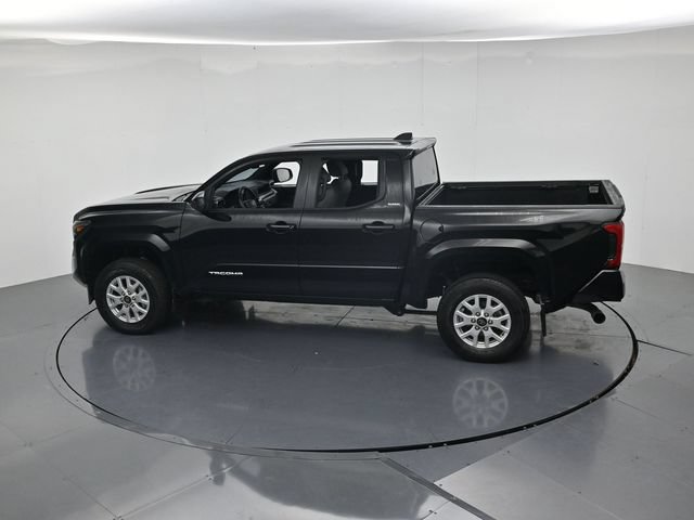 Used 2024 Toyota Tacoma SR5 AWD/4WD image 45