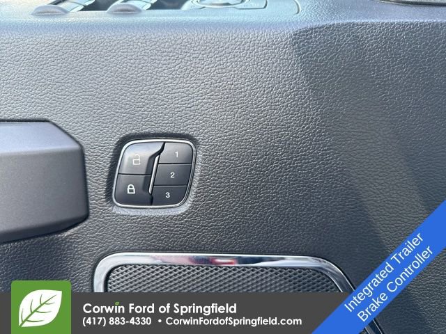 Used 2015 Ford F150 Platinum w/ Equipment Group 701A Luxury image 23