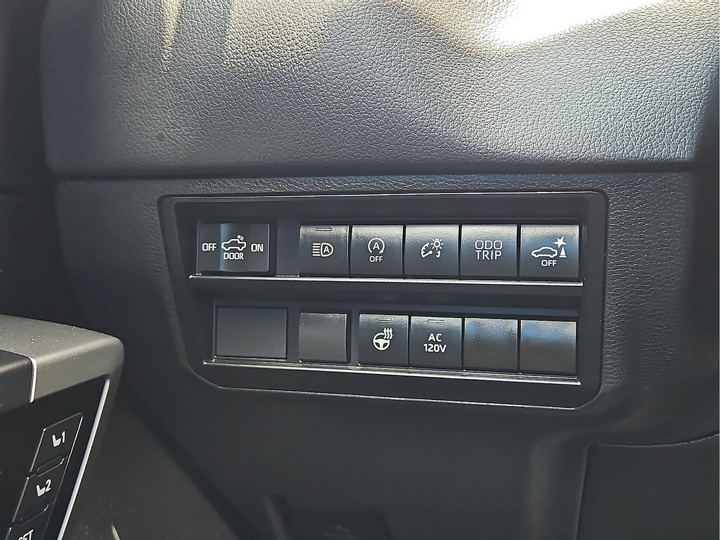 Used 2023 Toyota Tundra Limited AWD/4WD image 15