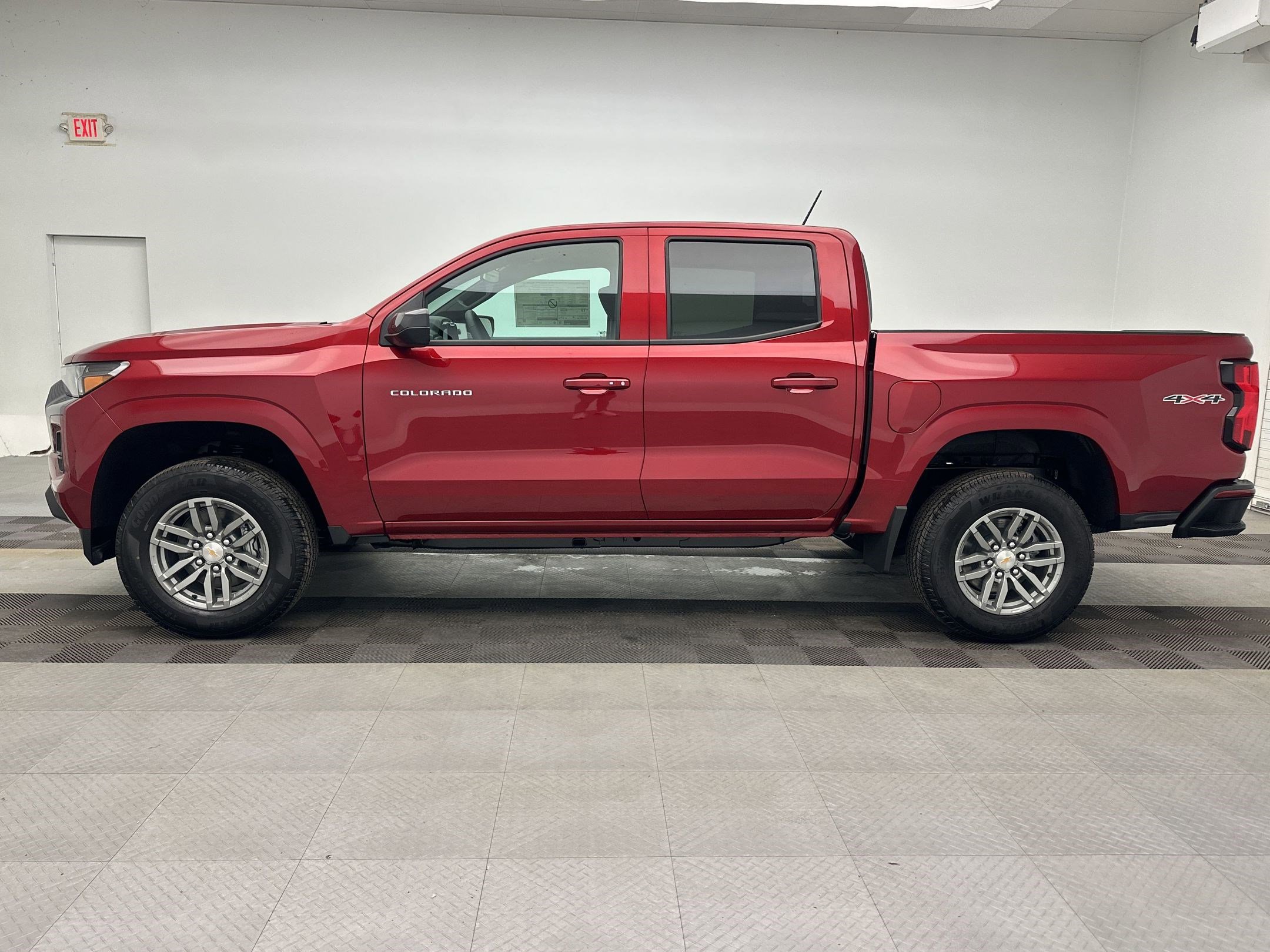 New 2026 Chevrolet Colorado LT image 2