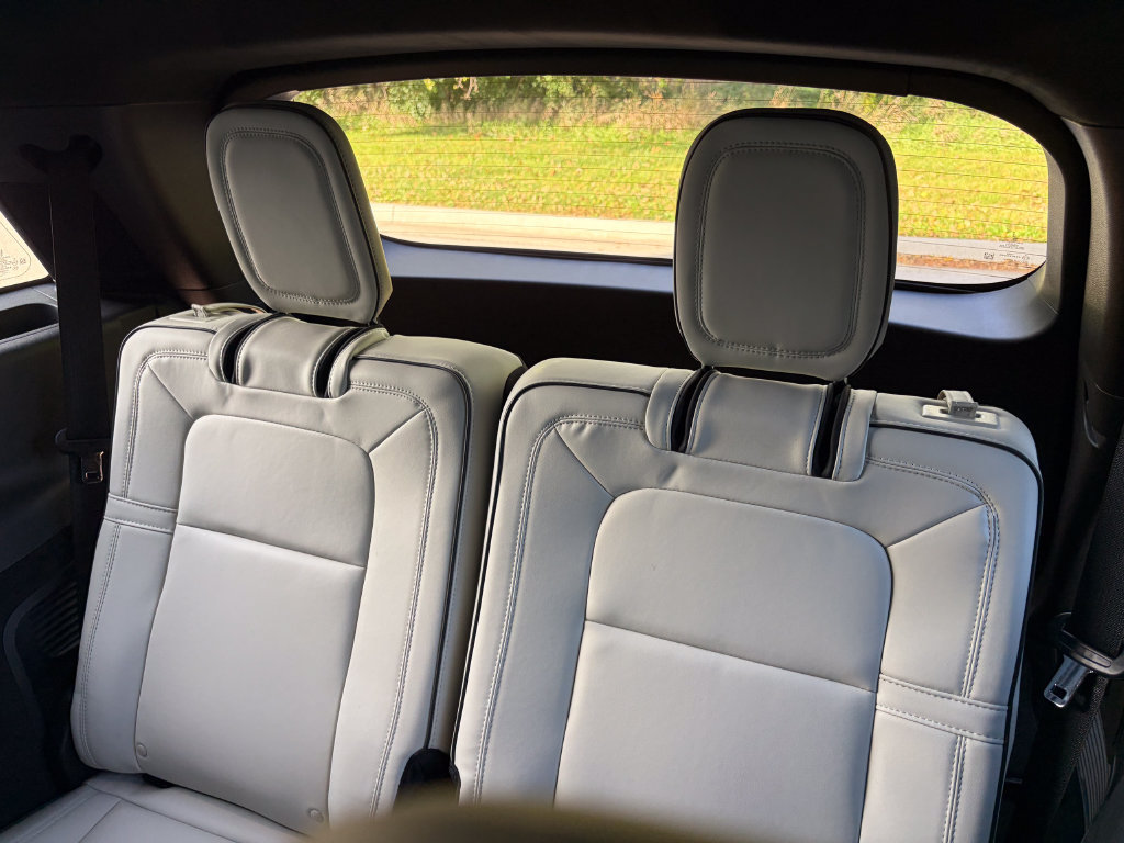 New 2026 Lincoln Aviator Black Label w/ Dynamic Handling Package AWD/4WD image 21