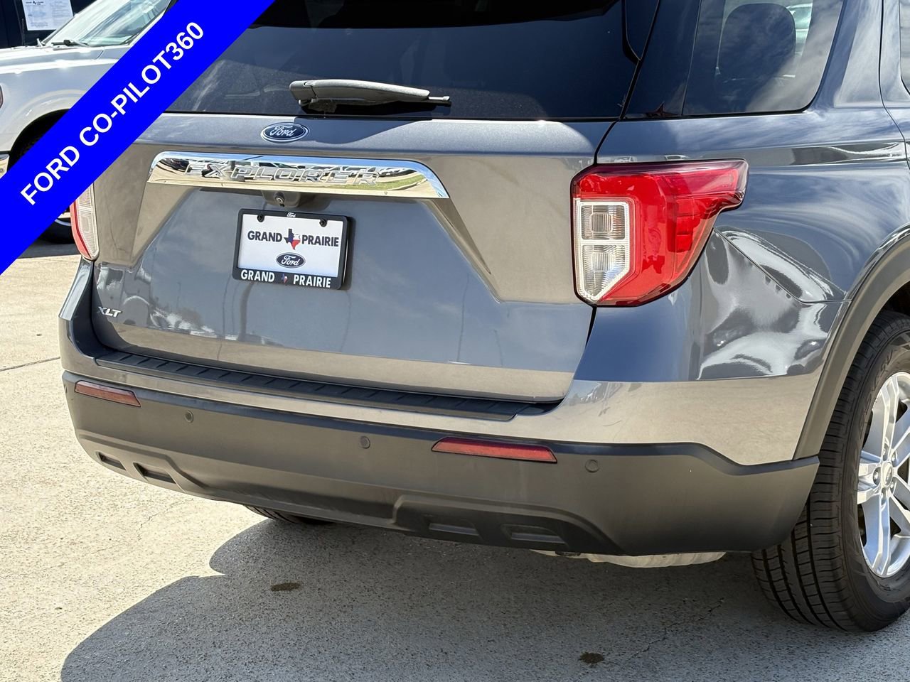 Used 2022 Ford Explorer XLT image 8