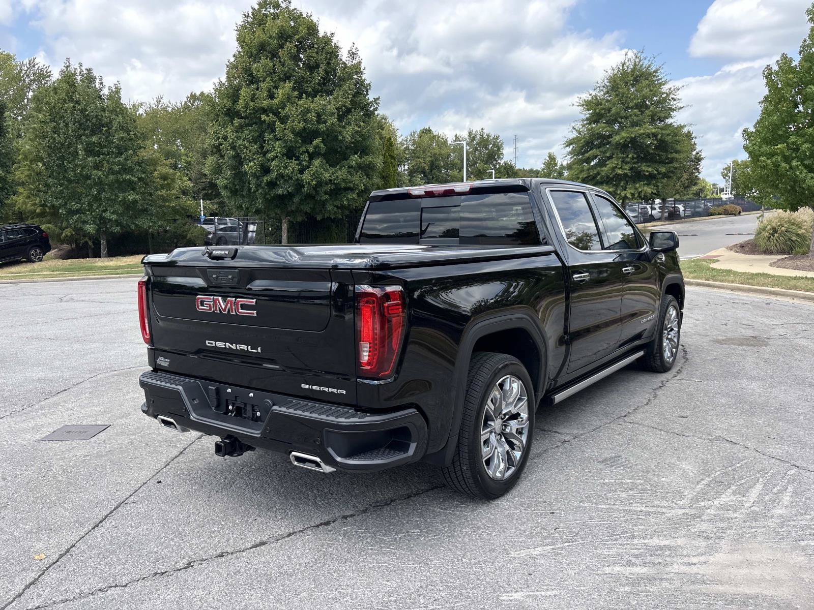 Used 2026 GMC Sierra 1500 Denali w/ Denali Reserve Package AWD/4WD image 8
