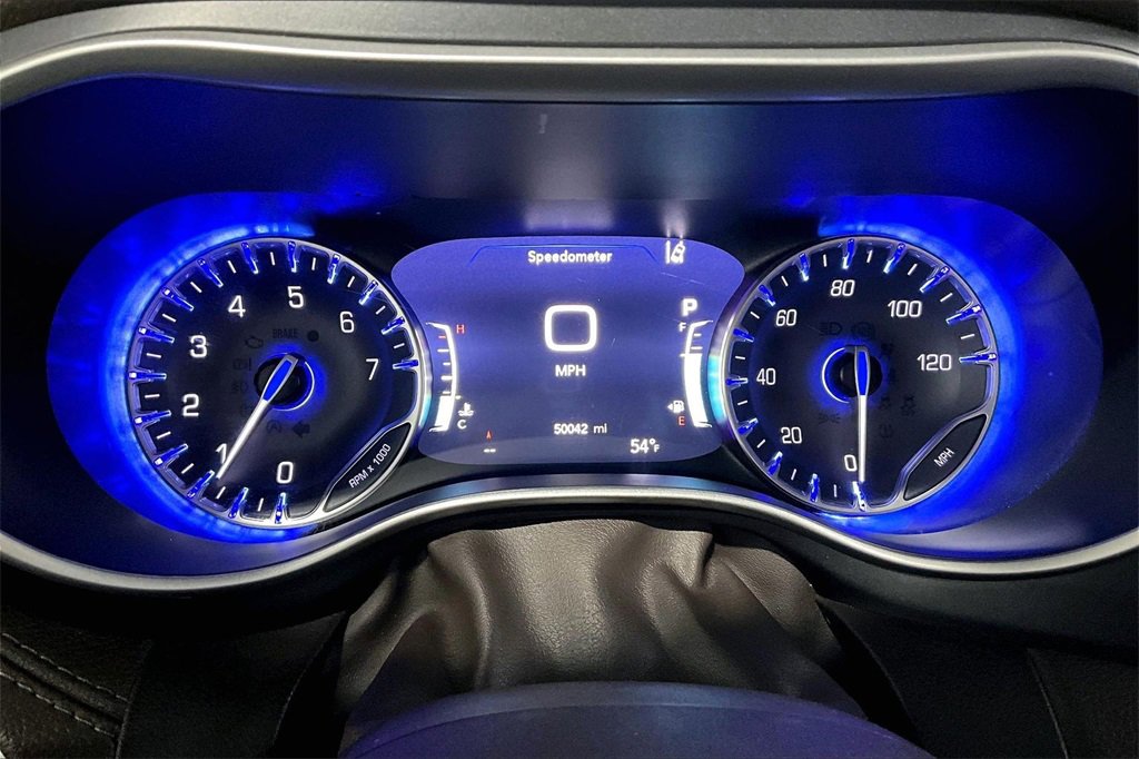 Used 2021 Chrysler Pacifica Touring image 13