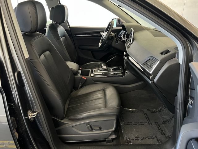 Used 2020 Audi Q5 e Premium w/ Convenience Package AWD/4WD image 40
