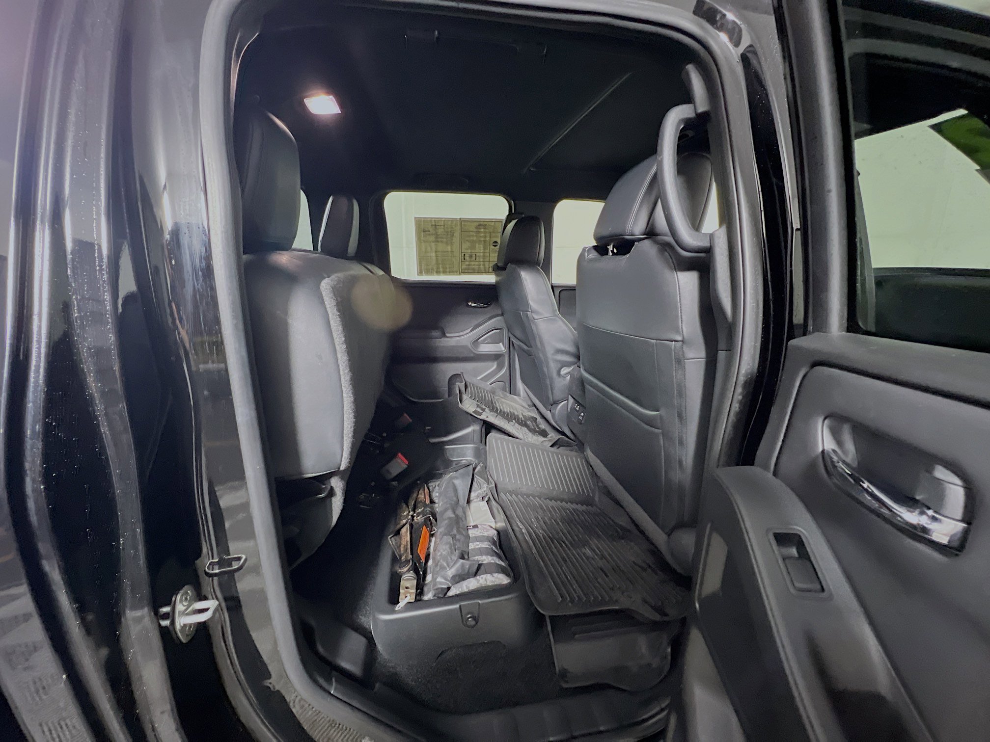 Used 2022 Nissan Frontier PRO-4X w/ Pro-4X Premium Package image 33