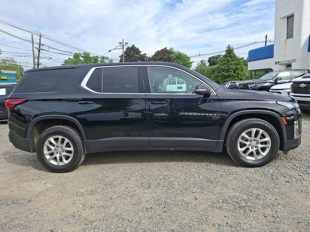 Used 2023 Chevrolet Traverse LS w/ Safety Package AWD/4WD image 9