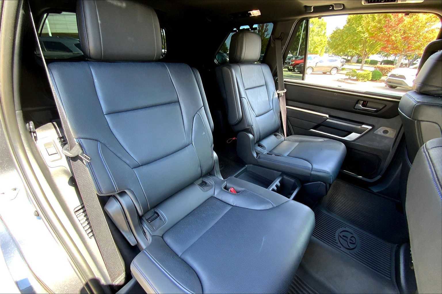 Used 2025 Toyota Sequoia Platinum image 19