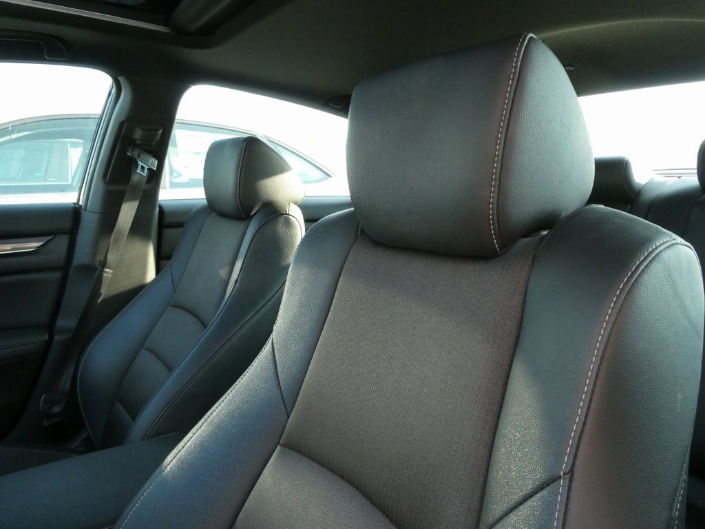 Used 2019 Honda Accord Sport image 28