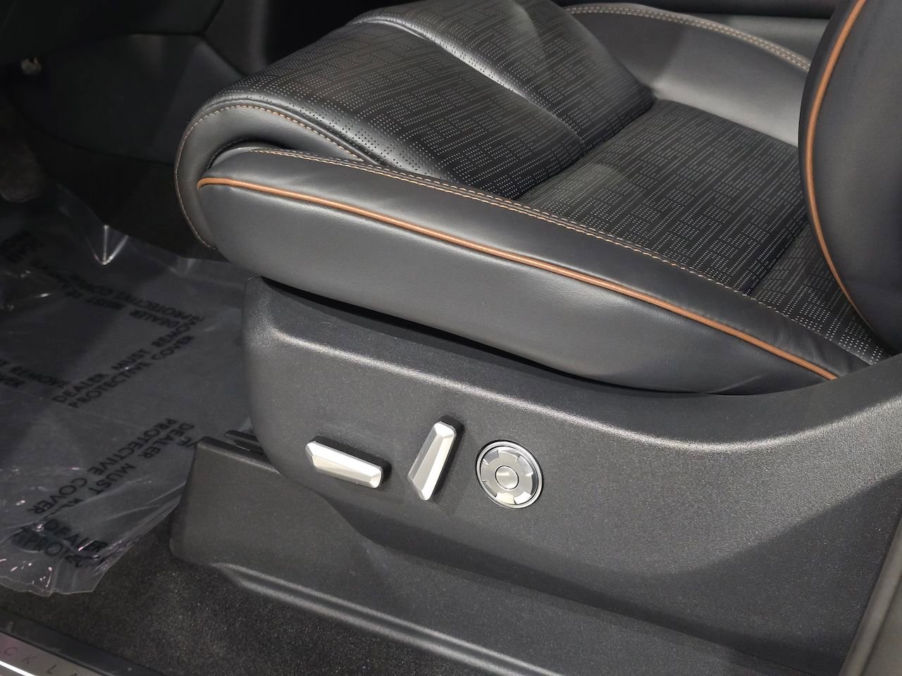 New 2025 Lincoln Navigator Black Label image 16