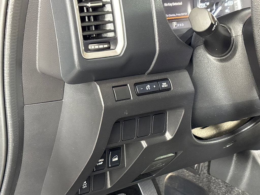 Used 2023 Nissan Frontier SV image 12