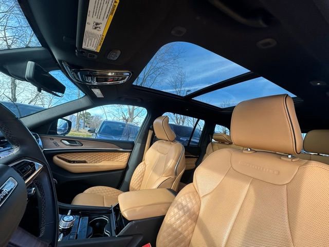 Used 2024 Jeep Grand Cherokee Summit w/ Advanced Protech Group IV image 27