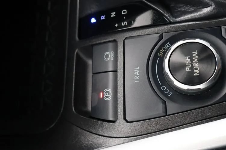 Used 2022 Toyota RAV4 LE AWD/4WD image 31