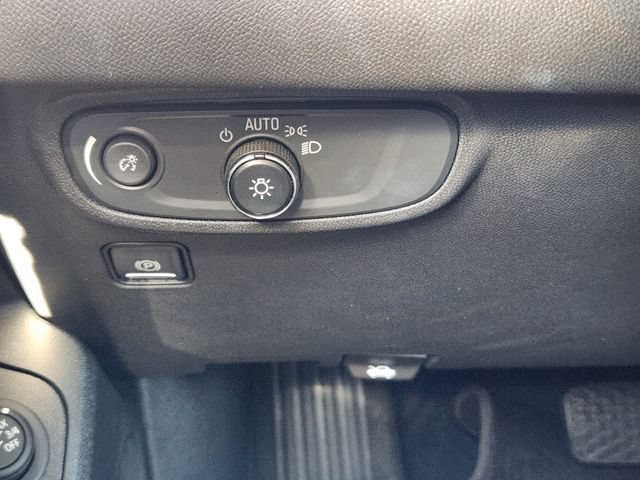 Used 2022 GMC Terrain SLE w/ Driver Convenience Package FWD image 23