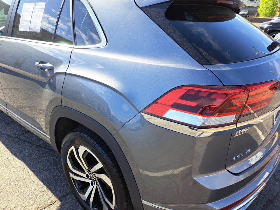 Used 2020 Volkswagen Atlas Cross Sport SEL R-Line AWD/4WD image 24