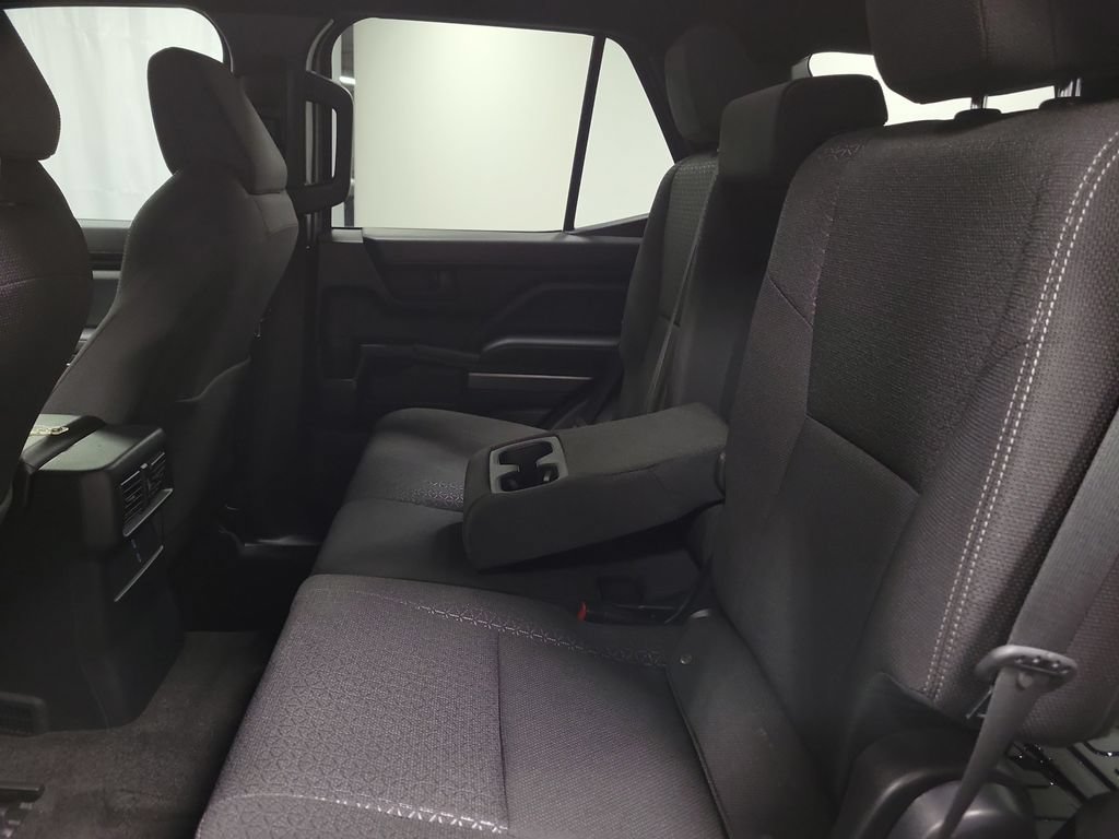 Used 2025 Toyota 4Runner SR5 AWD/4WD image 29