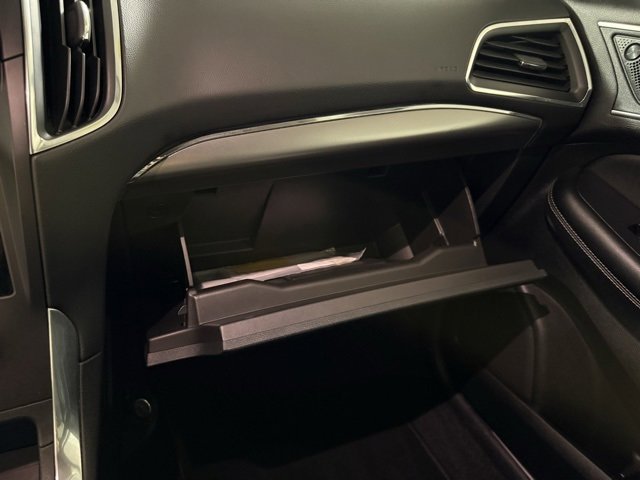 Used 2024 Ford Edge Titanium image 32