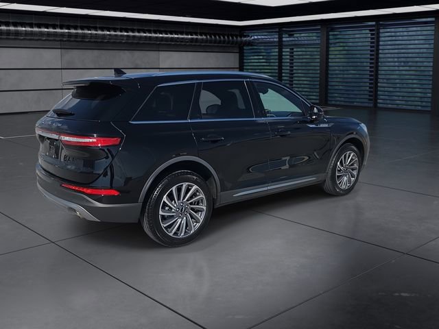 Used 2023 Lincoln Corsair Reserve w/ Equipment Group 201A image 8