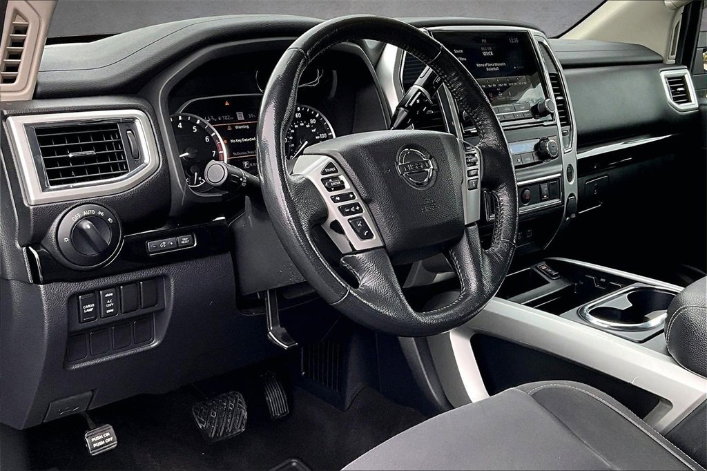 Used 2020 Nissan Titan SV w/ SV Convenience Package image 17