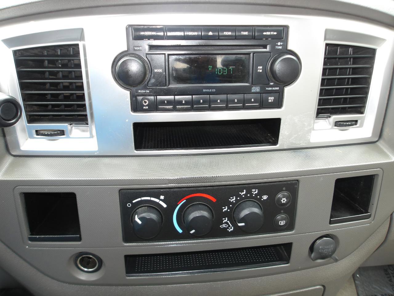 Used 2007 Dodge Ram 3500 Truck SLT w/ Trailer Tow Group RWD image 18