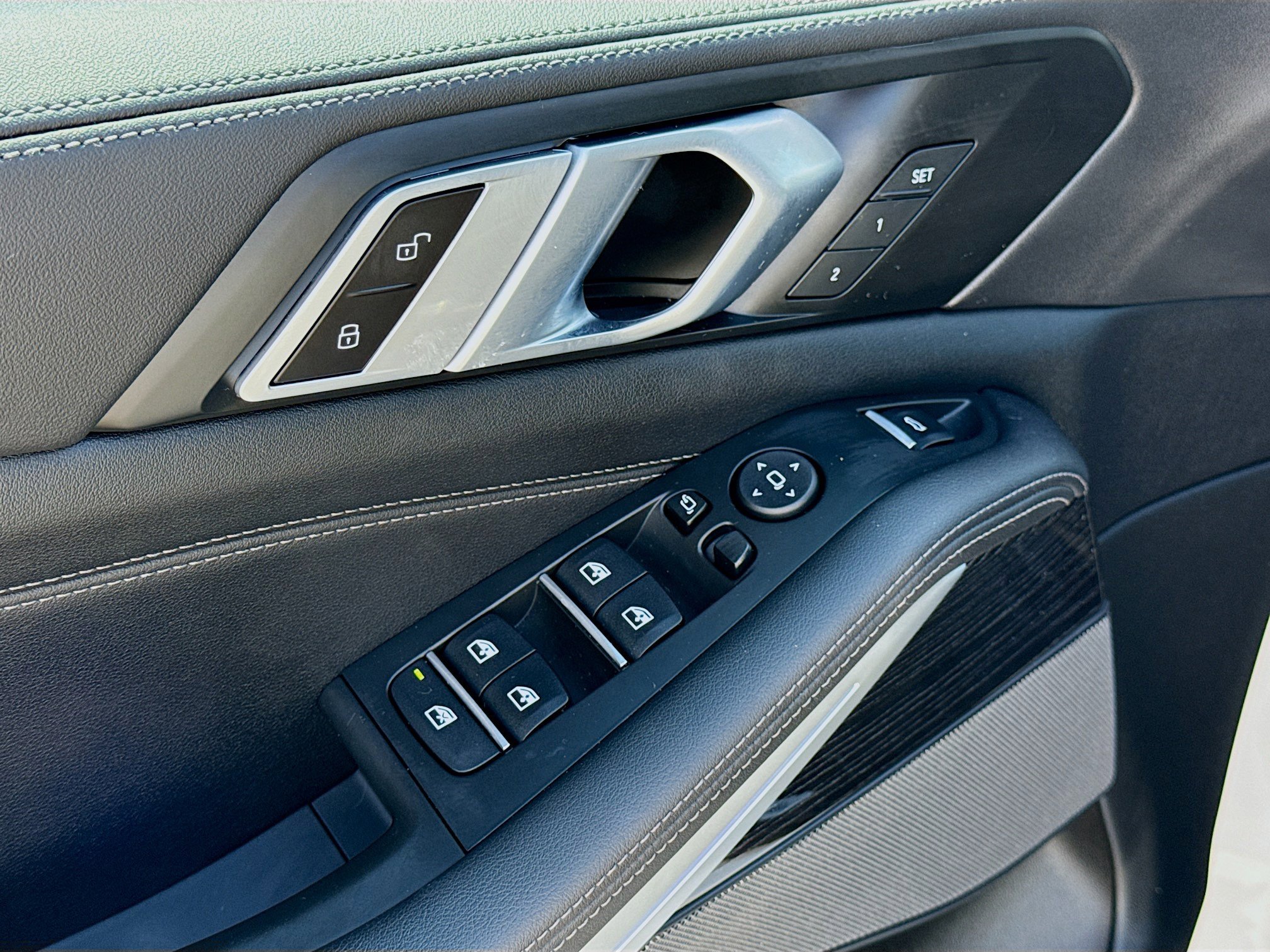 Used 2024 BMW X5 xDrive40i w/ Executive Package image 24