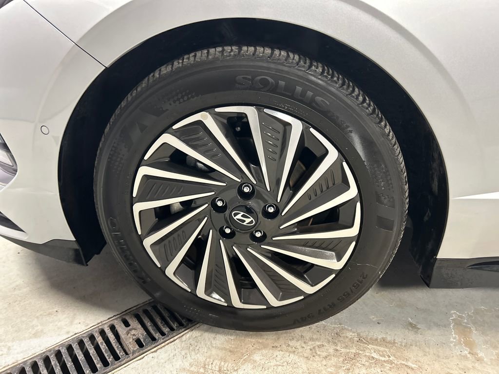 Used 2024 Hyundai Sonata Limited image 9