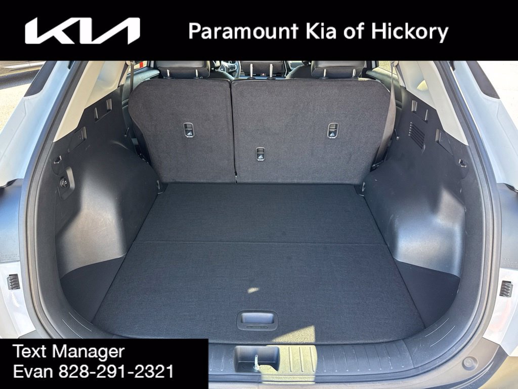 Used 2025 Kia Sportage EX w/ Premium Package FWD image 11