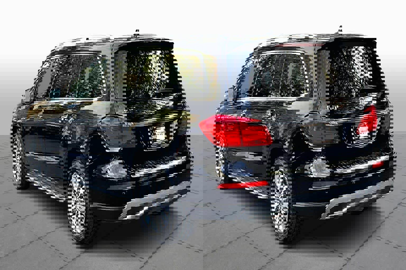 Used 2014 Mercedes-Benz GL 350 BlueTEC 4MATIC image 12