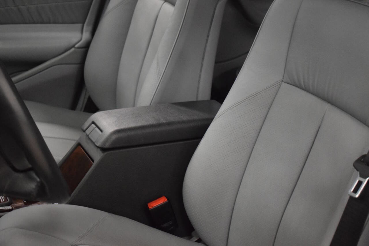 Used 2000 Mercedes-Benz C 230 image 65