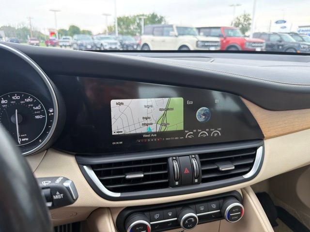 Used 2019 Alfa Romeo Giulia Ti w/ Quick Order Package 22X Lusso AWD/4WD image 29