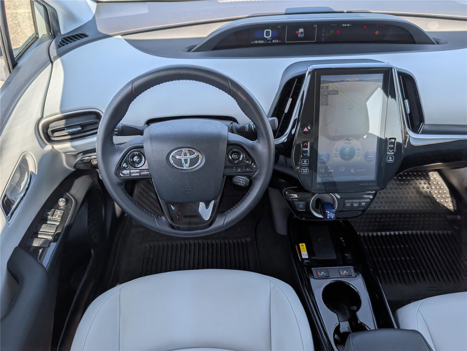 Used 2021 Toyota Prius Prime XLE image 18