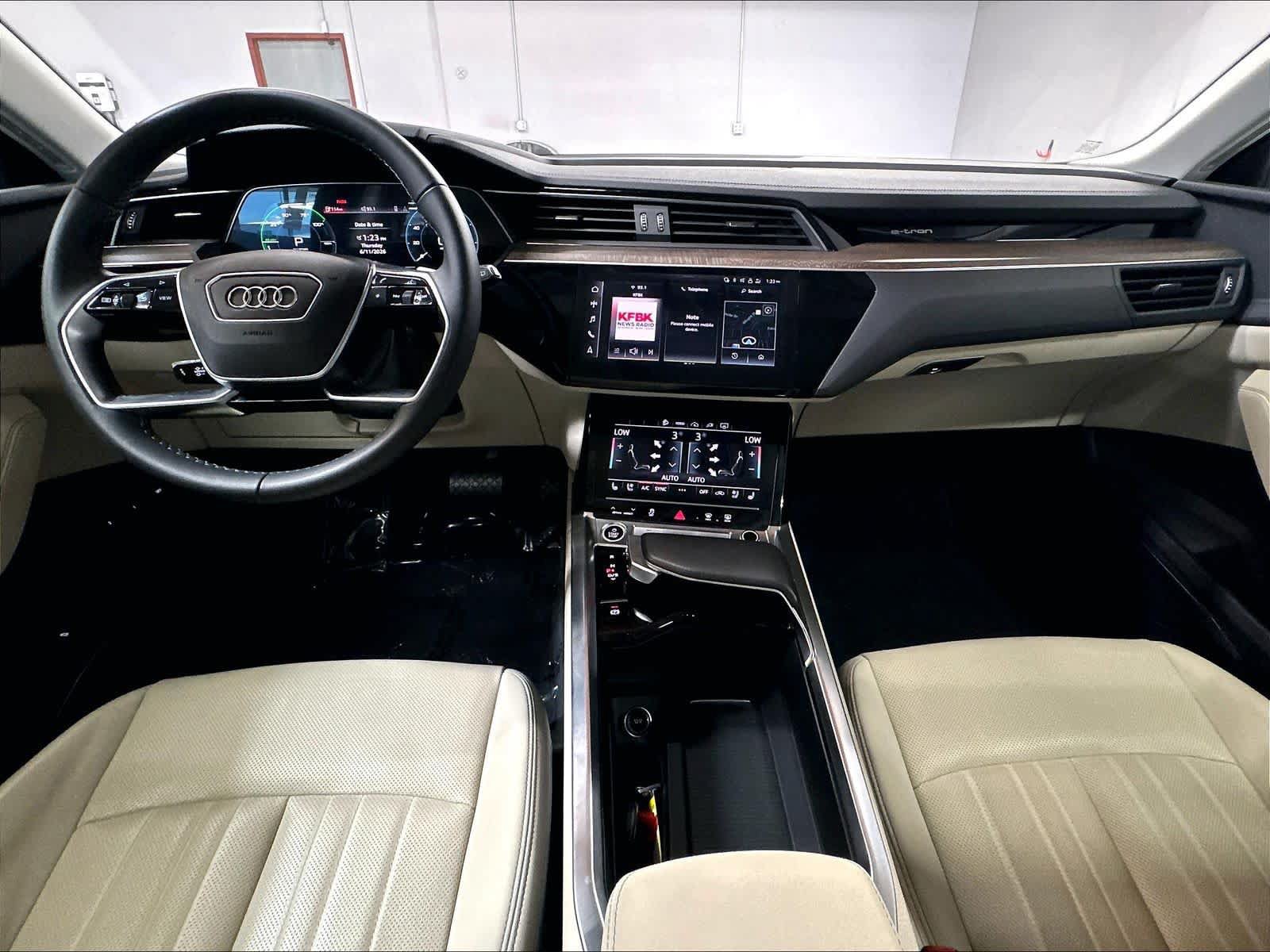 Certified 2024 Audi Q8 e-tron Premium Plus w/ Premium Plus Package AWD/4WD image 16
