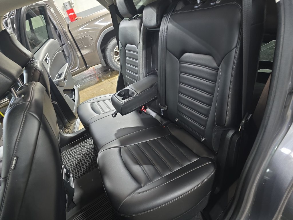 Used 2023 Ford Edge SEL w/ Convenience Package AWD/4WD image 16