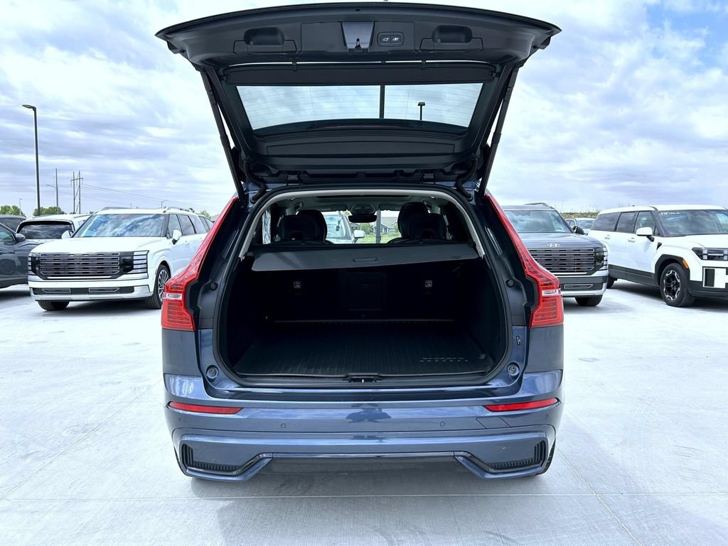 Used 2024 Volvo XC60 B5 Core w/ Climate Package AWD/4WD image 21