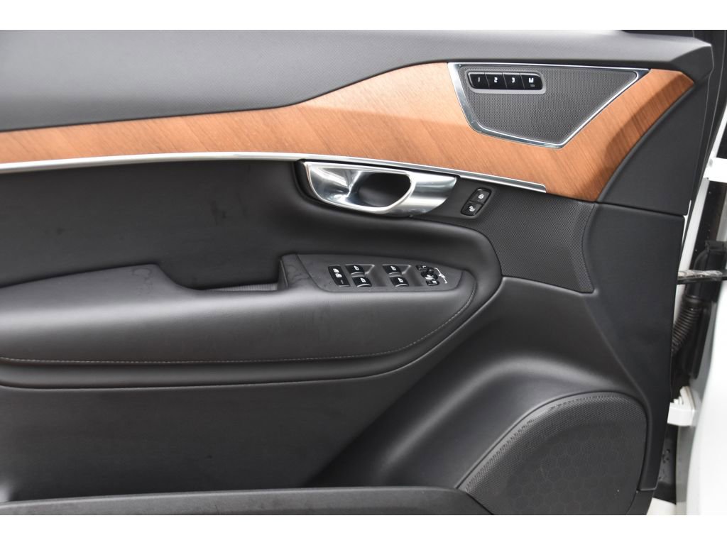 Certified 2023 Volvo XC90 B5 Plus image 28