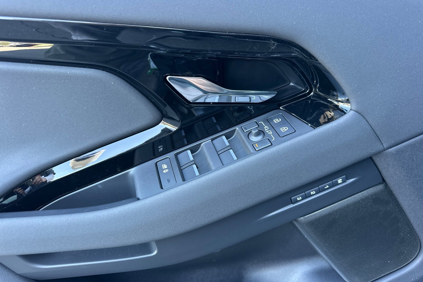 New 2026 Land Rover Range Rover Evoque S image 10