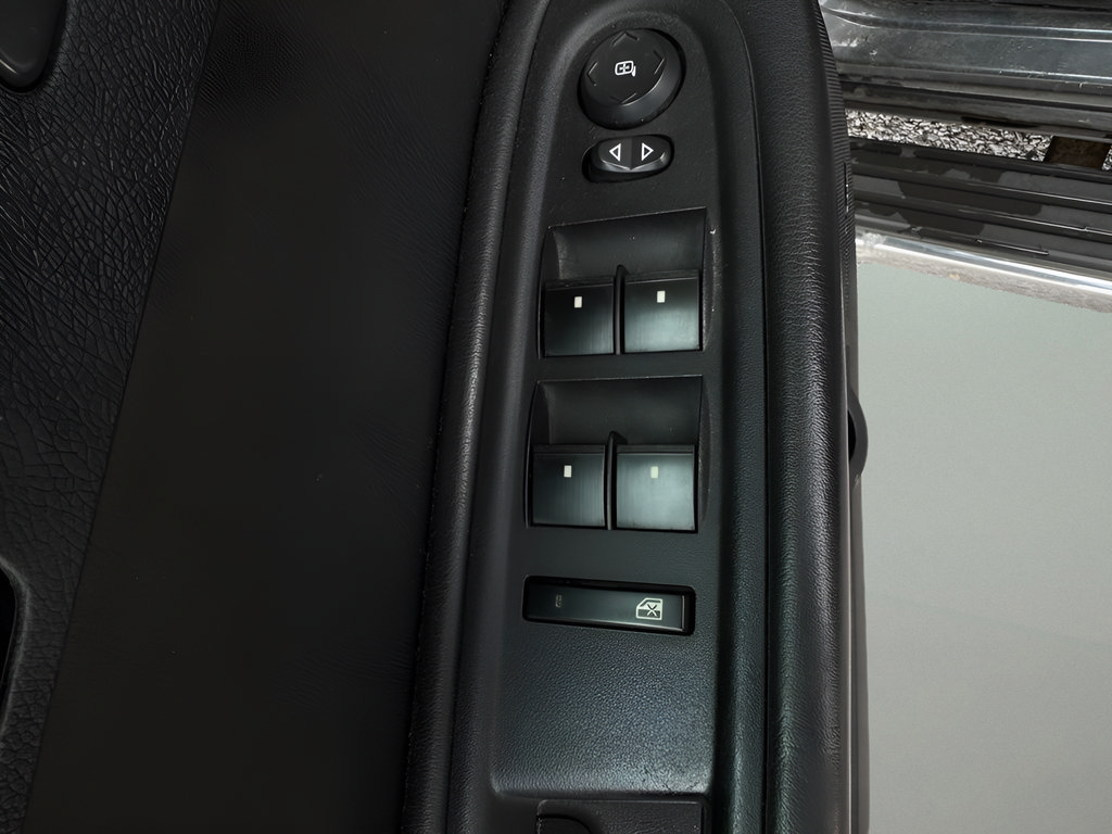 Used 2011 Chevrolet Traverse LT w/ Personal Connectivity Package AWD/4WD image 16
