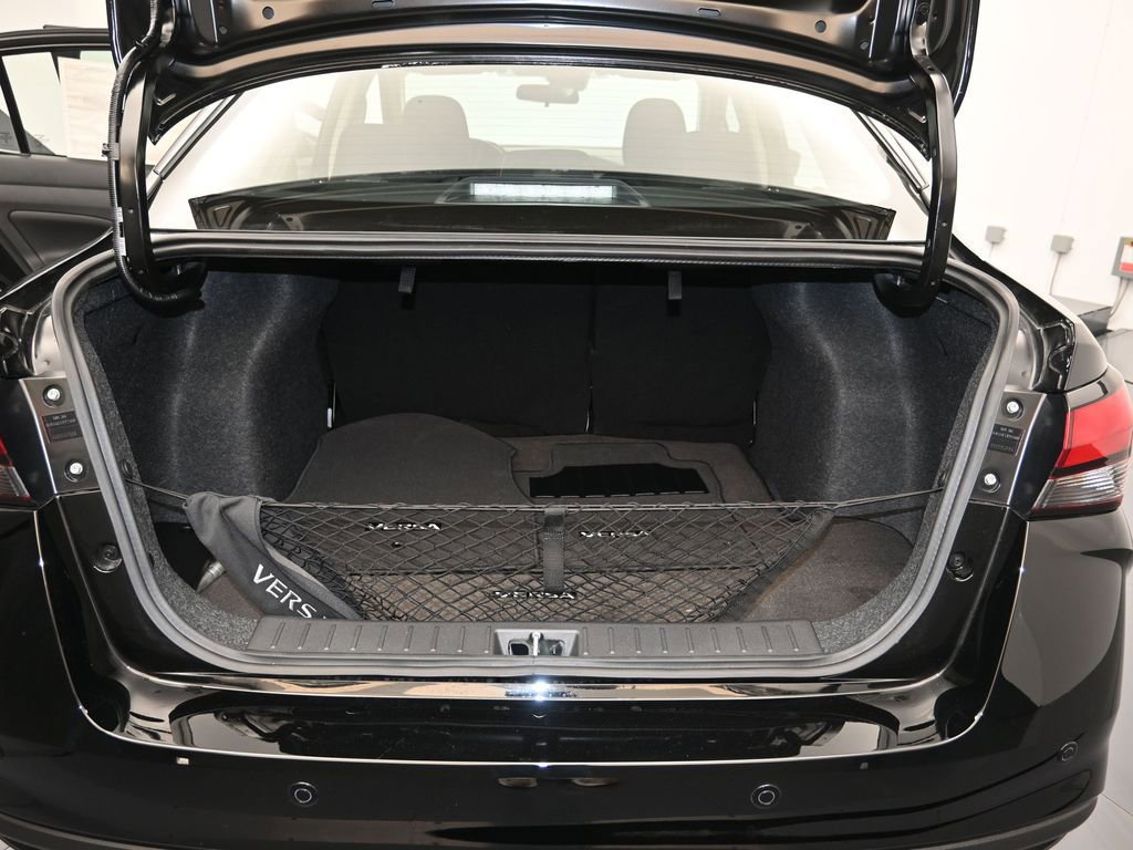 New 2025 Nissan Versa SR w/ Trunk Package FWD image 23