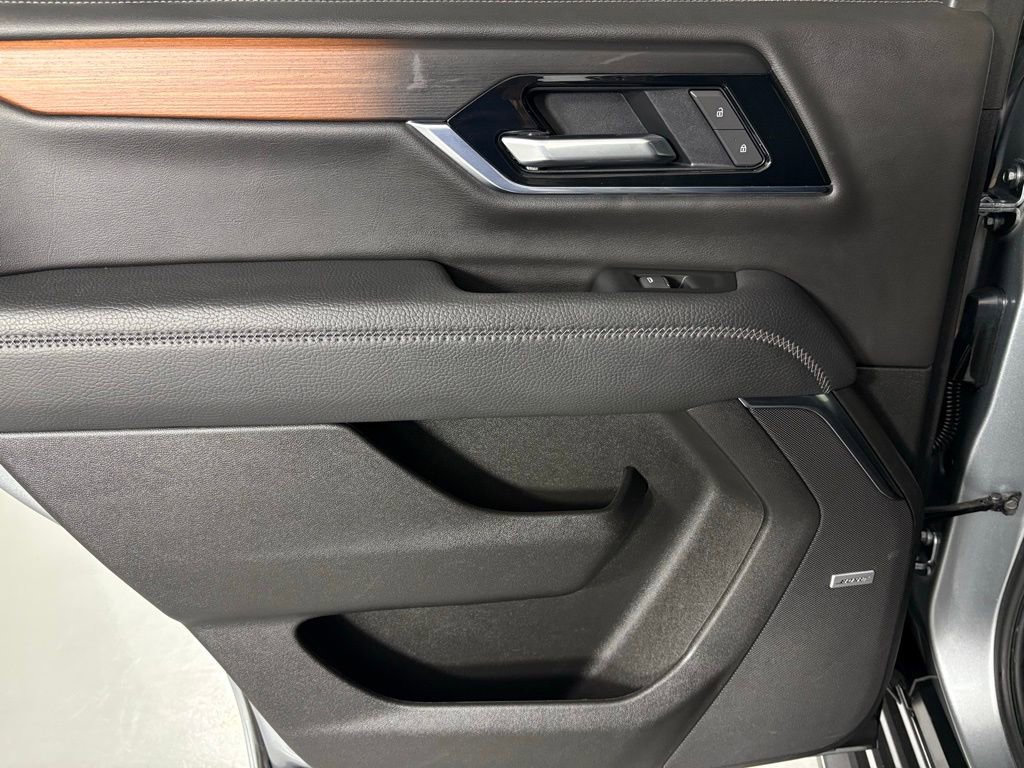 Used 2025 GMC Yukon Denali image 40