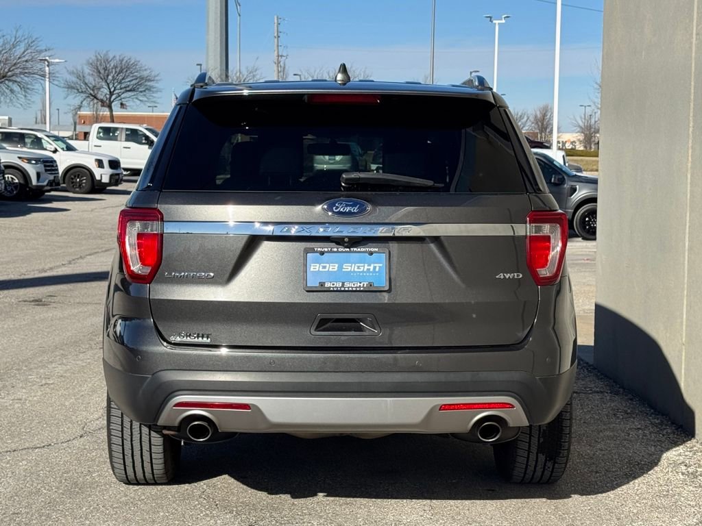 Used 2017 Ford Explorer Limited image 31