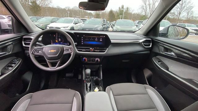 Used 2025 Chevrolet TrailBlazer LT FWD image 13