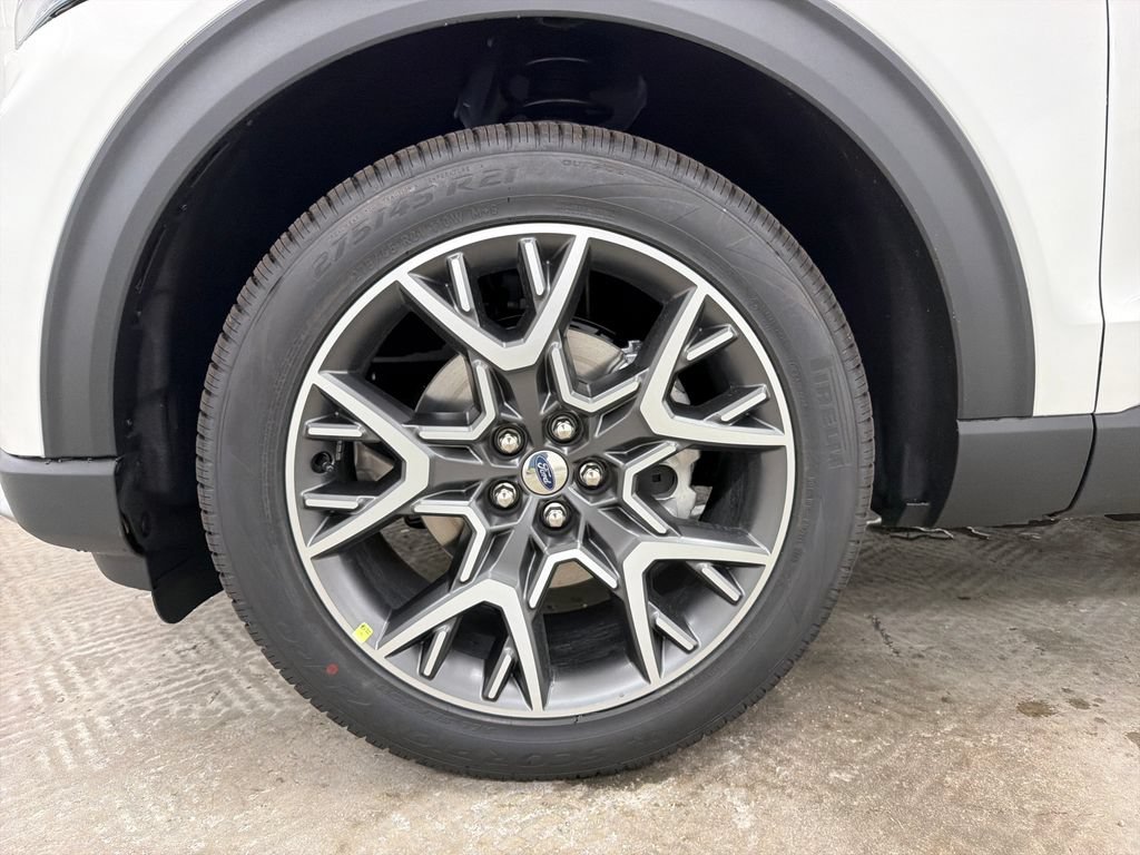 New 2027 Ford Explorer Platinum RWD image 11
