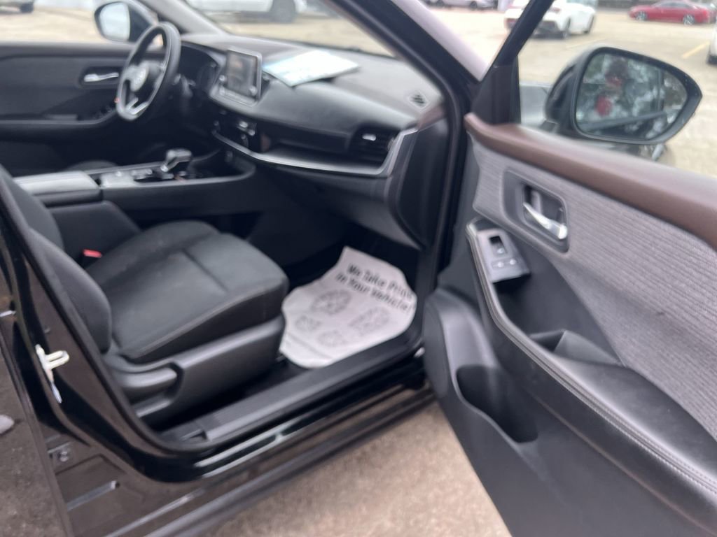 Used 2021 Nissan Rogue SV image 22