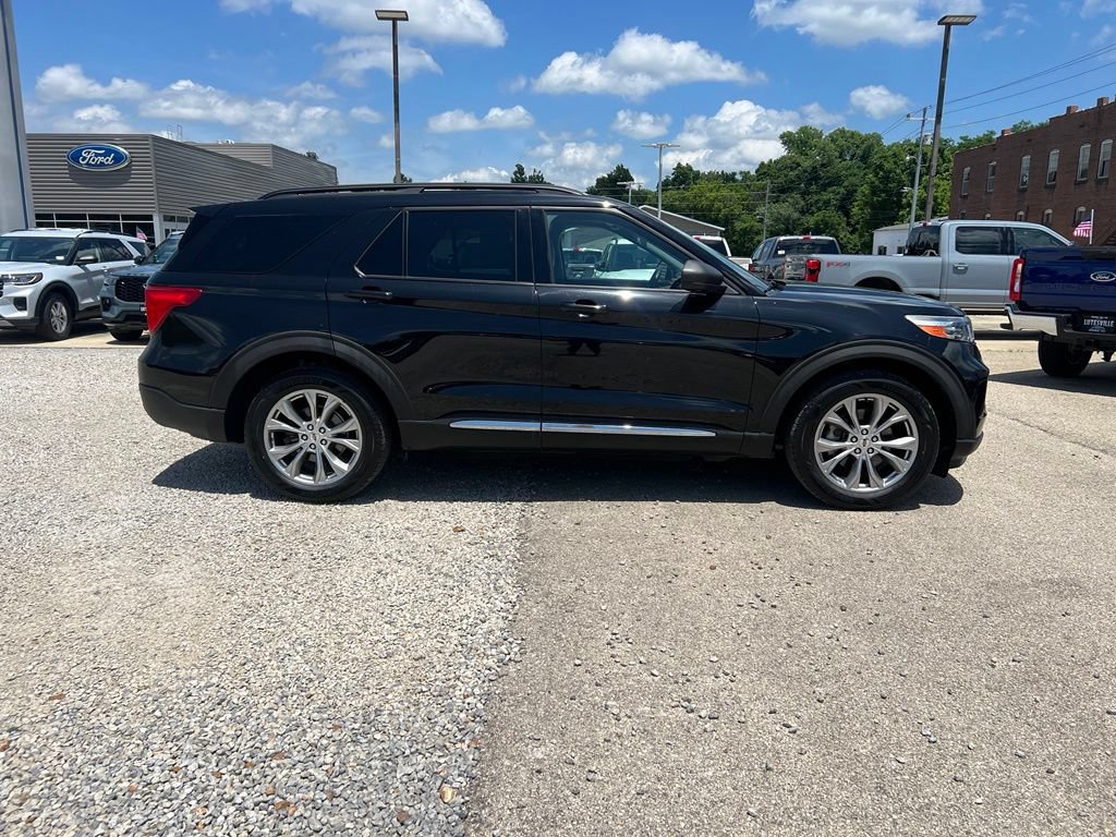 Used 2021 Ford Explorer XLT w/ Equipment Group 202A AWD/4WD image 9